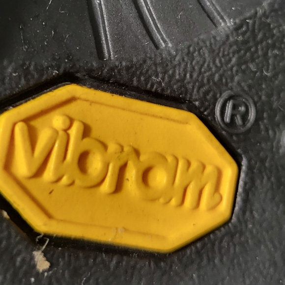 UGG-Vibram Women's Tan Leather and Black Lace-Up Winter Boots- Sheepskin SZ 7 - Picture 11 of 12